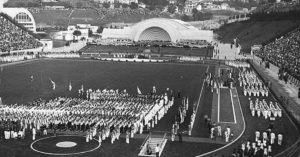 Evento cultural na inauguração do Pacaembu, em 1940. Imagem: Hildegard Rosenthal